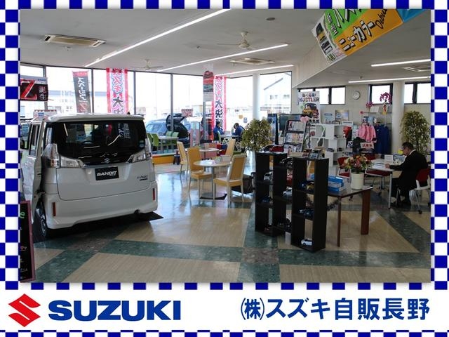 ショールームには話題の新型車を展示しております！美味しいドリンクをご用意してお待ちしております☆