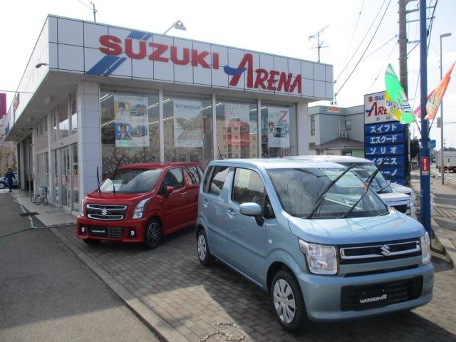 展示車がたくさん並んでいます。