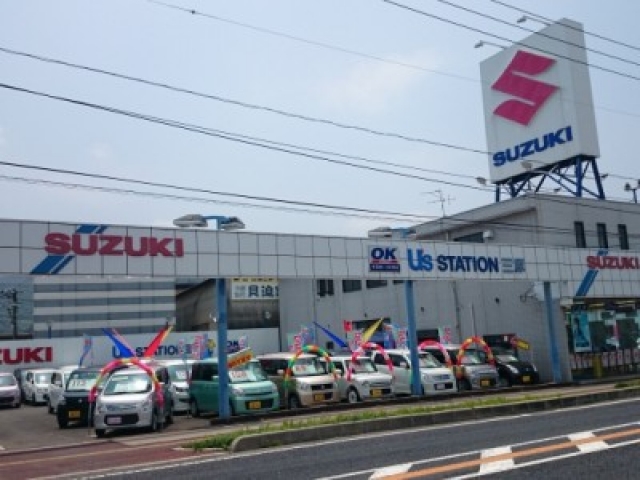 【三原駅・糸崎方面からの場合】国道２号線を本郷方面に向かって進んで直進して頂きます。三原署入口交差点を過ぎますと、左手に「洋服の青山」さんが見えてまいりますので、その先左手にございます。