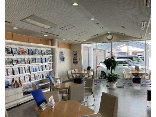 ショールームは、明るく、居心地が良い・・・との声を頂戴しております。お近くにお越しの際は、ぜひお気軽にお立ち寄りくださいませ皆様のご来店を、スタッフ一同心よりお待ちいたしております