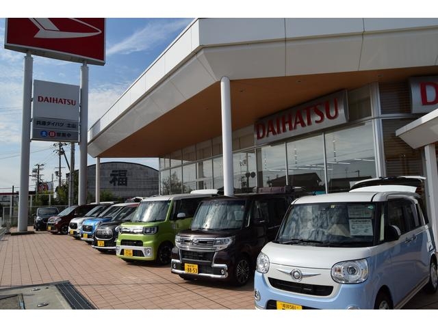 新車併設の拠点ですので新車と中古車でお迷いのお客様でも、ご対応できます。