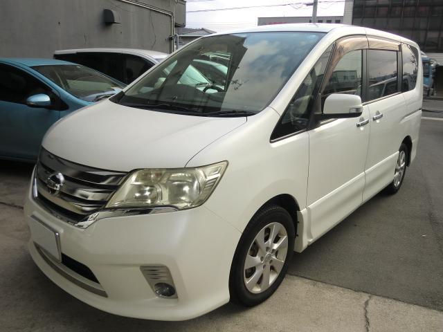 日産セレナ 中古車画像