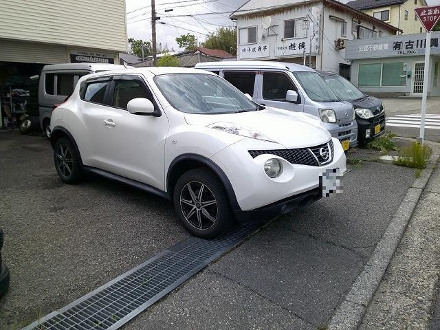 日産ジューク 中古車画像