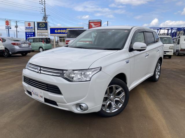 三菱アウトランダーPHEV 中古車画像