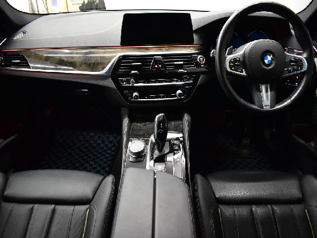 BMW 5シリーズ   東京都の詳細画像 その2