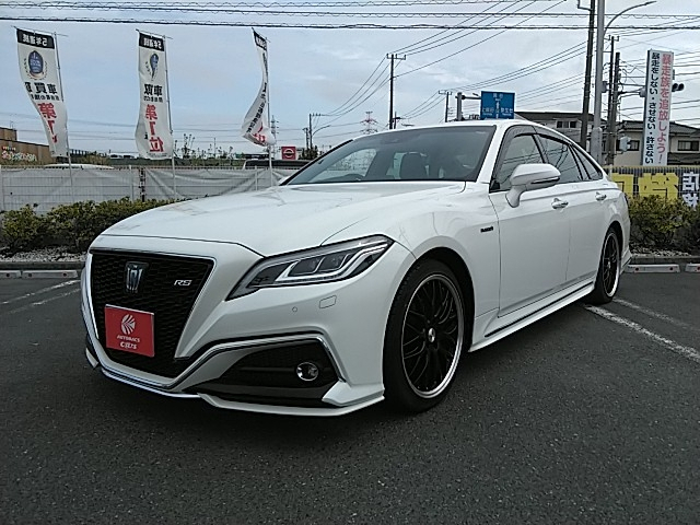 トヨタクラウンハイブリッド 中古車画像