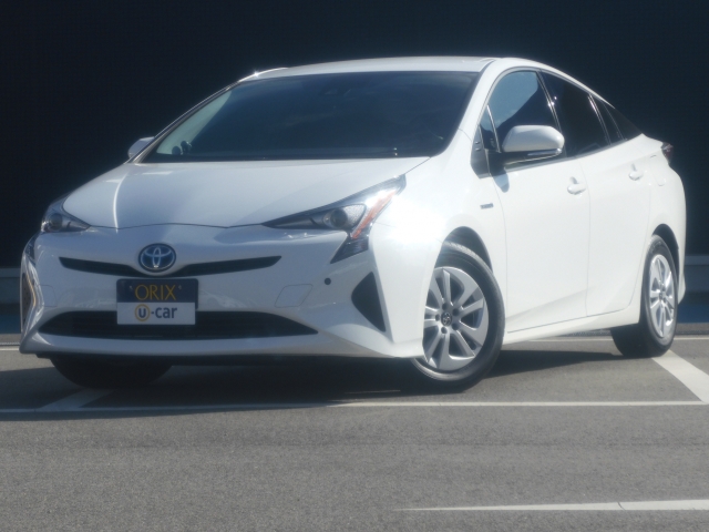 トヨタプリウス 中古車画像