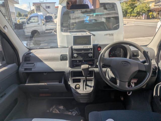 ダイハツ ハイゼットカーゴ   高知県の詳細画像 その4