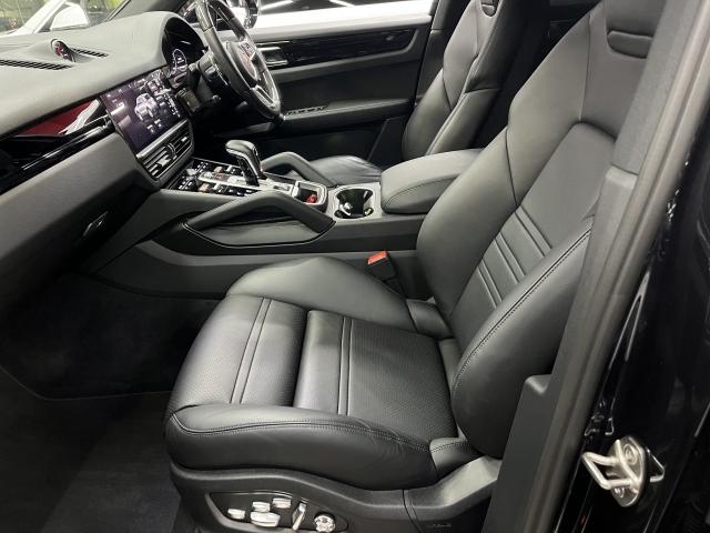 ポルシェ カイエン   長野県の詳細画像 その8