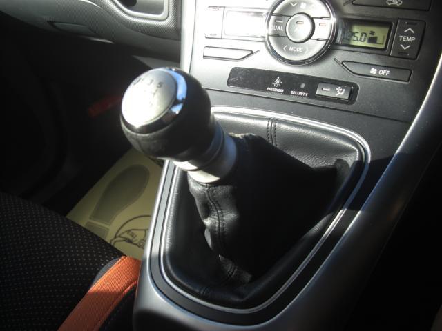 トヨタ オーリス 1.8 RS  新潟県の詳細画像 その8