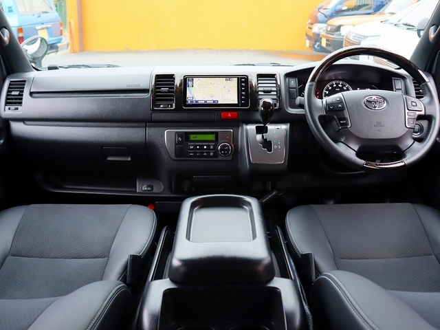 トヨタ ハイエースバン   神奈川県の詳細画像 その3