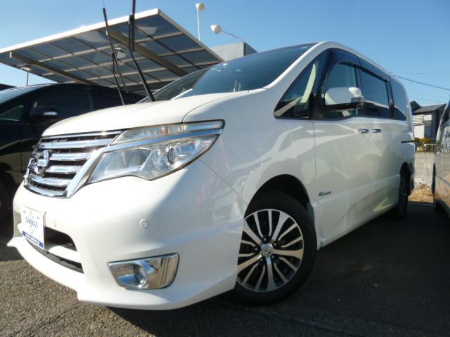 日産セレナ 中古車画像