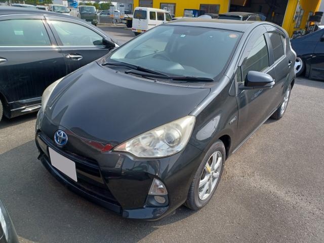 トヨタアクア 中古車画像