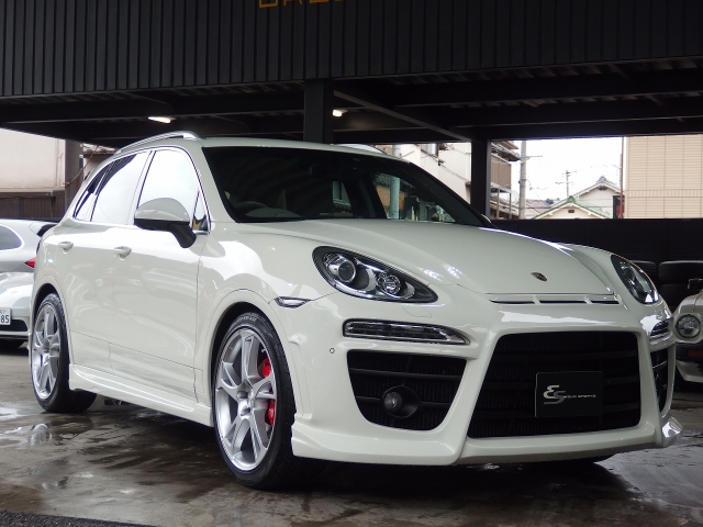 ポルシェ カイエン   大阪府