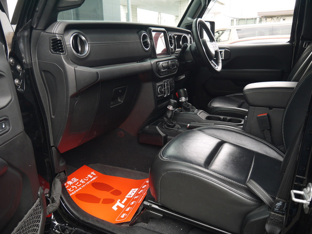 ジープ ラングラー アンリミテッド サハラ 2.0L 4WD  東京都の詳細画像 その5