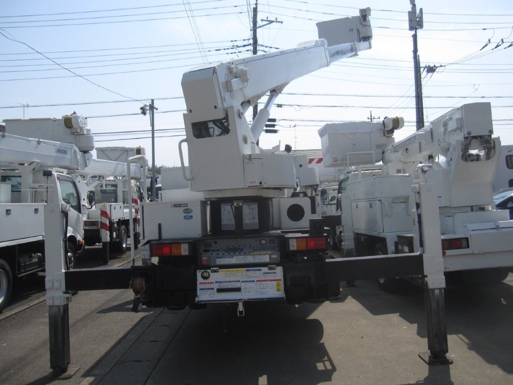 いすゞ エルフ   神奈川県の詳細画像 その7