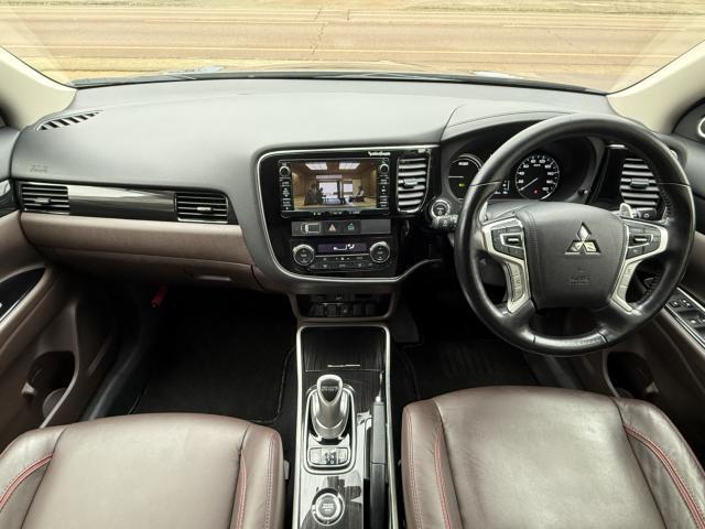 三菱 アウトランダーPHEV   新潟県の詳細画像 その6