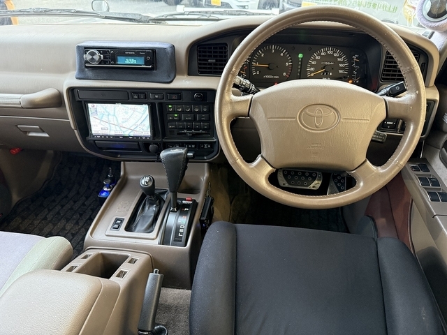 トヨタ ランドクルーザー200   埼玉県の詳細画像 その7