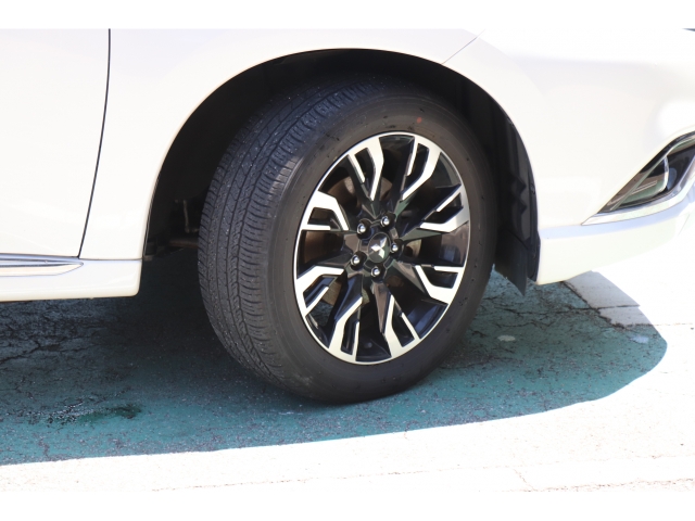 三菱 アウトランダーPHEV   富山県の詳細画像 その9