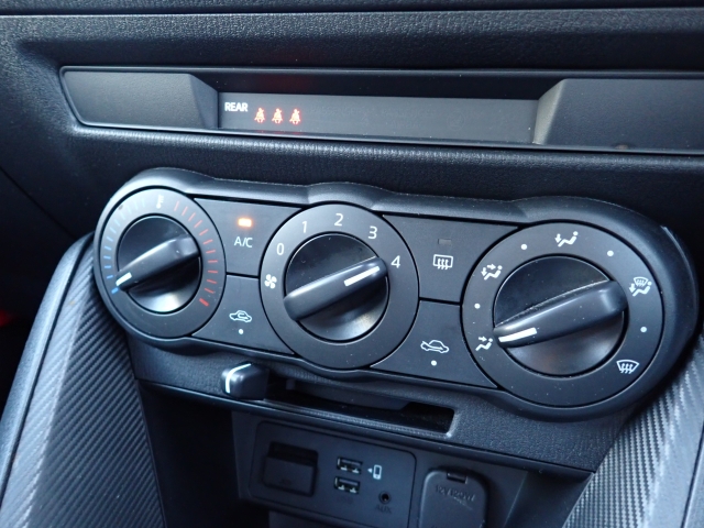 マツダ MAZDA2   兵庫県の詳細画像 その8