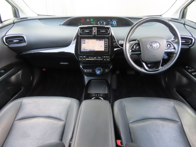 トヨタ プリウス 1.8 A プレミアム  千葉県の詳細画像 その2