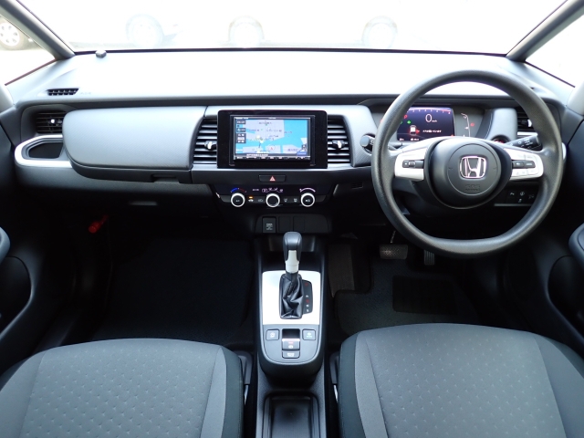 ホンダ&nbsp;フィット&nbsp;1.3 ベーシック&nbsp;&nbsp;兵庫県の詳細画像&nbsp;その2