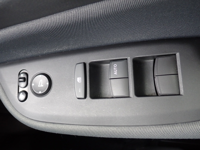 ホンダ フィット 1.3 ベーシック  福岡県の詳細画像 その6