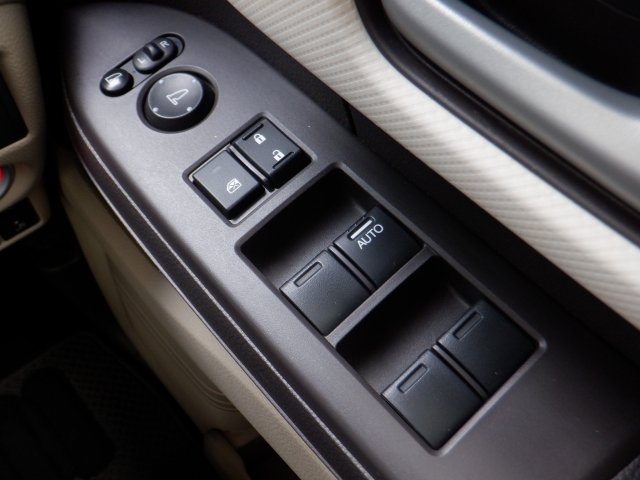 ホンダ&nbsp;N-BOX&nbsp;660 G L ホンダセンシング&nbsp;&nbsp;兵庫県の詳細画像&nbsp;その9