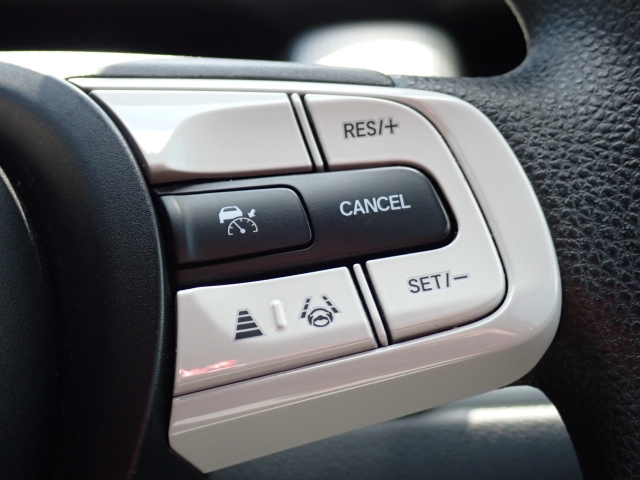 ホンダ フィット 1.3 ベーシック  福岡県の詳細画像 その8