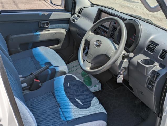 ダイハツ ハイゼットカーゴ   愛媛県の詳細画像 その9