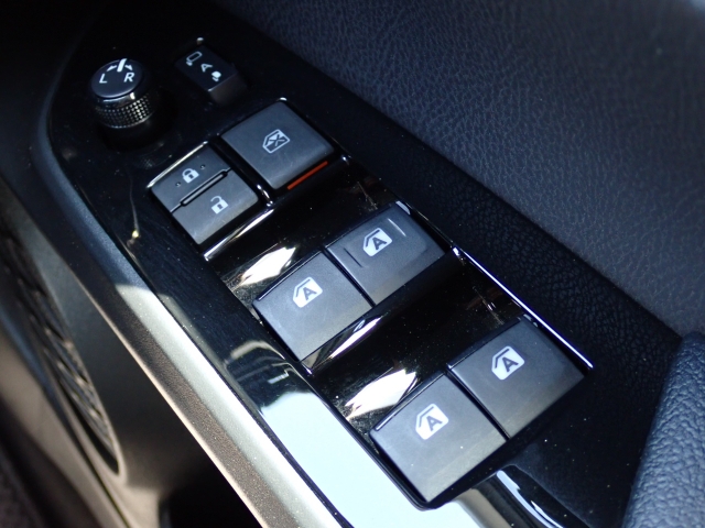 トヨタ&nbsp;プリウス&nbsp;1.8 E&nbsp;&nbsp;兵庫県の詳細画像&nbsp;その7