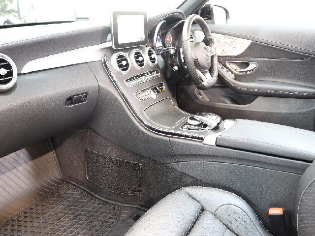 メルセデス・ベンツ Cクラス   東京都の詳細画像 その2