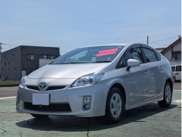 トヨタプリウス 中古車画像