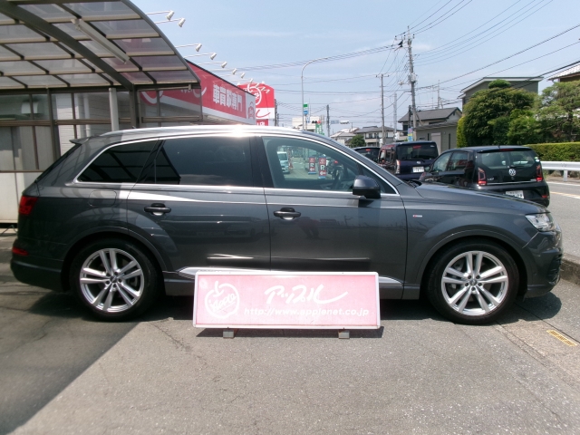 アウディ Q7   埼玉県の詳細画像 その5