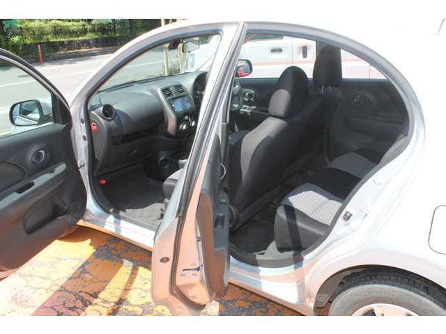 日産 マーチ 1.2 S  埼玉県の詳細画像 その2