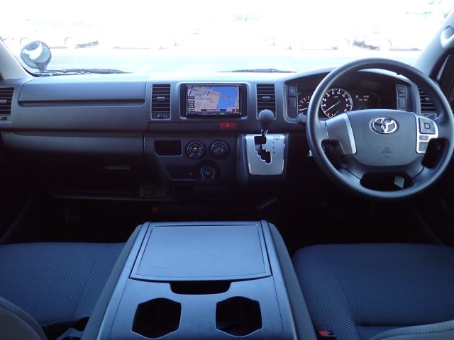 トヨタ ハイエースバン   兵庫県の詳細画像 その2