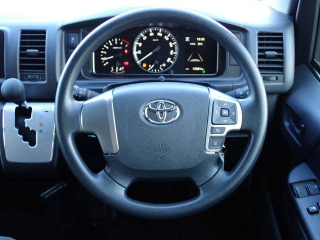 トヨタ ハイエースバン   兵庫県の詳細画像 その4