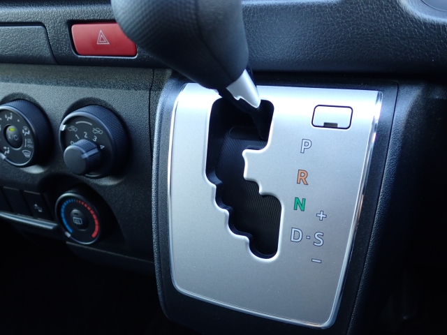 トヨタ ハイエースバン   兵庫県の詳細画像 その8