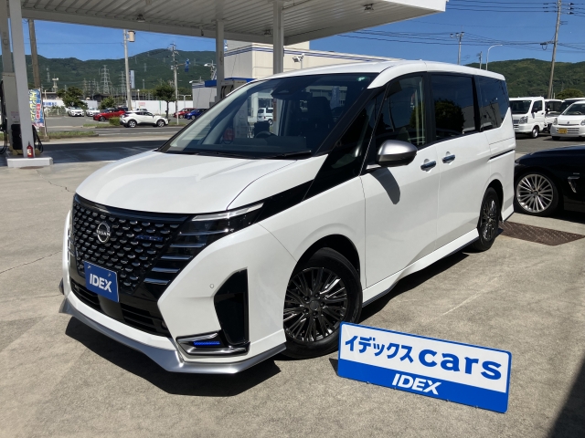 日産 セレナ   佐賀県