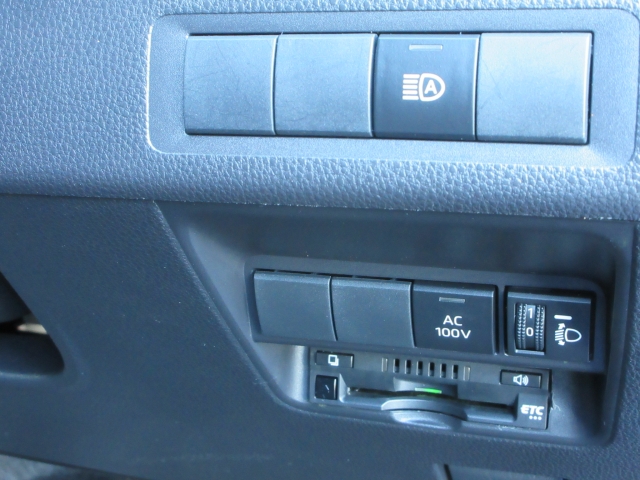 トヨタ アクア 1.5 X  秋田県の詳細画像 その4