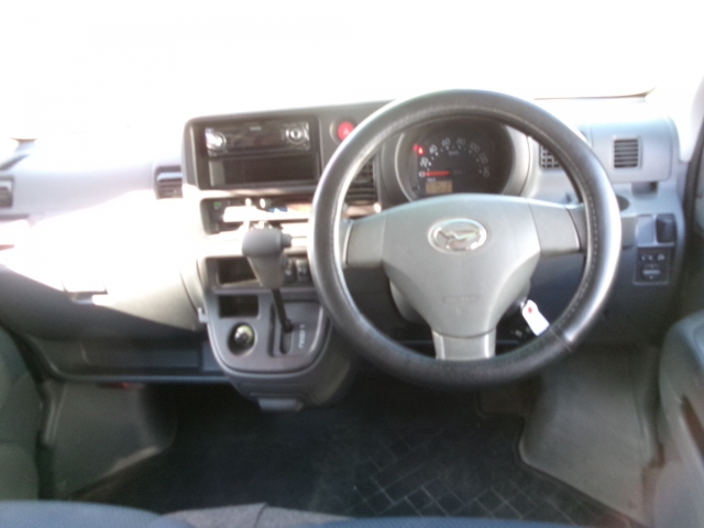 ダイハツ ハイゼットカーゴ   長野県の詳細画像 その2