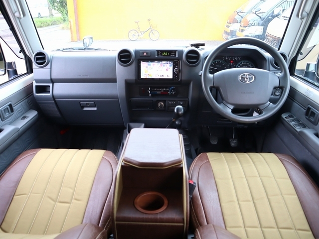 トヨタ ランドクルーザー70   神奈川県の詳細画像 その3