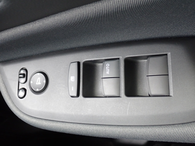 ホンダ&nbsp;フィット&nbsp;1.3 ベーシック&nbsp;&nbsp;福岡県の詳細画像&nbsp;その6