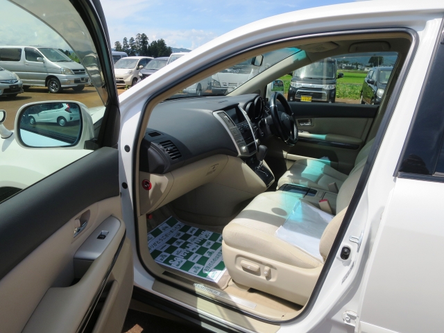 トヨタ ハリアーハイブリッド   山形県の詳細画像 その6