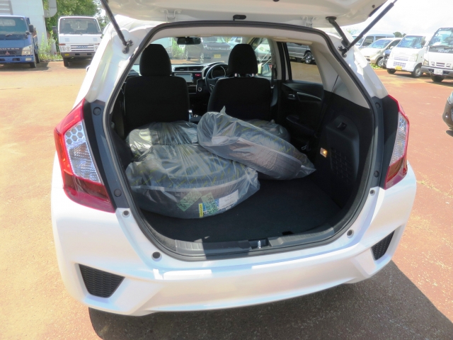 ホンダ フィットハイブリッド   山形県の詳細画像 その9