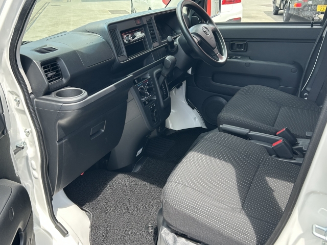 ダイハツ ハイゼットカーゴ   鹿児島県の詳細画像 その8