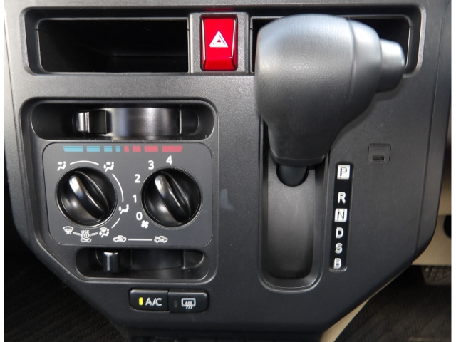 ダイハツ トール 1.0 X  群馬県の詳細画像 その8