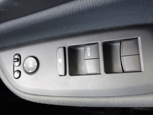 ホンダ フィット 1.3 ベーシック  福岡県の詳細画像 その8