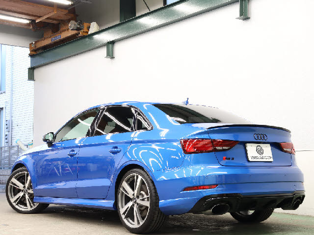 アウディ RS3セダン   東京都の詳細画像 その3