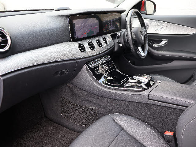 メルセデス・ベンツ&nbsp;Eクラス&nbsp;E200 アバンギャルド&nbsp;&nbsp;千葉県の詳細画像&nbsp;その2